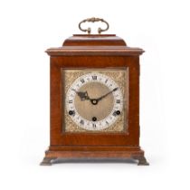 Bracket Clock mit Westminsteruhrwerk