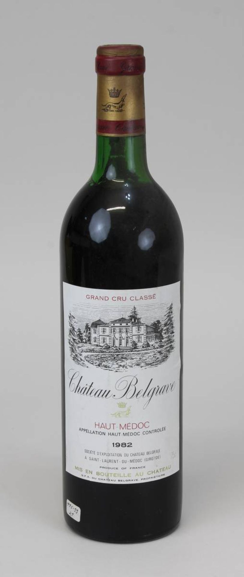 Eine Flasche 1982er Château Belgrave, Grand Cru Classé, Haut - Médoc, St. Laurent Gironde, Füllhöhe: