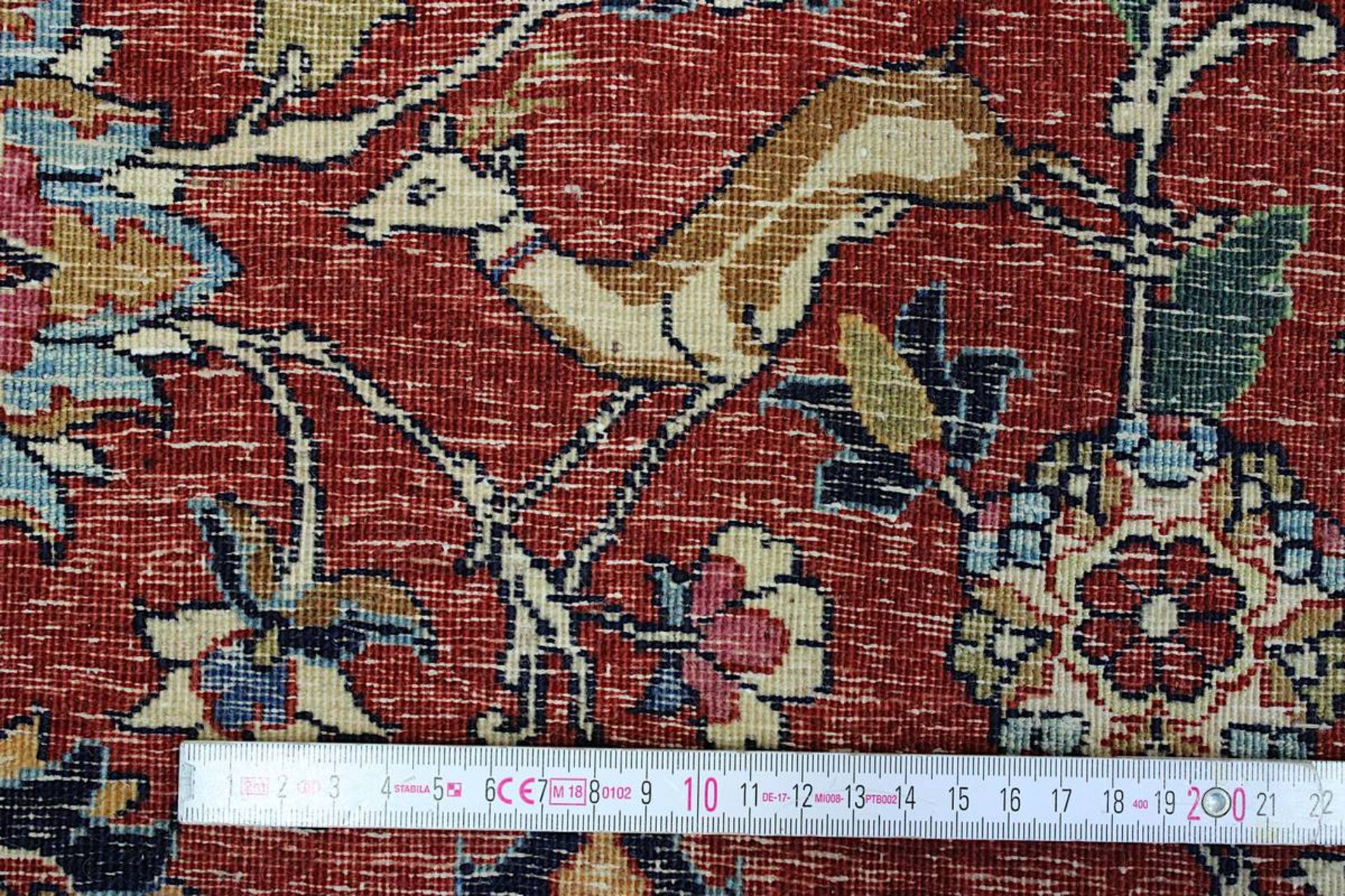 Weramin, Persien 2. H. 20. Jh., Wolle mit Seide, fein geknüpft, durchzogen von Blatt- u. - Bild 12 aus 12