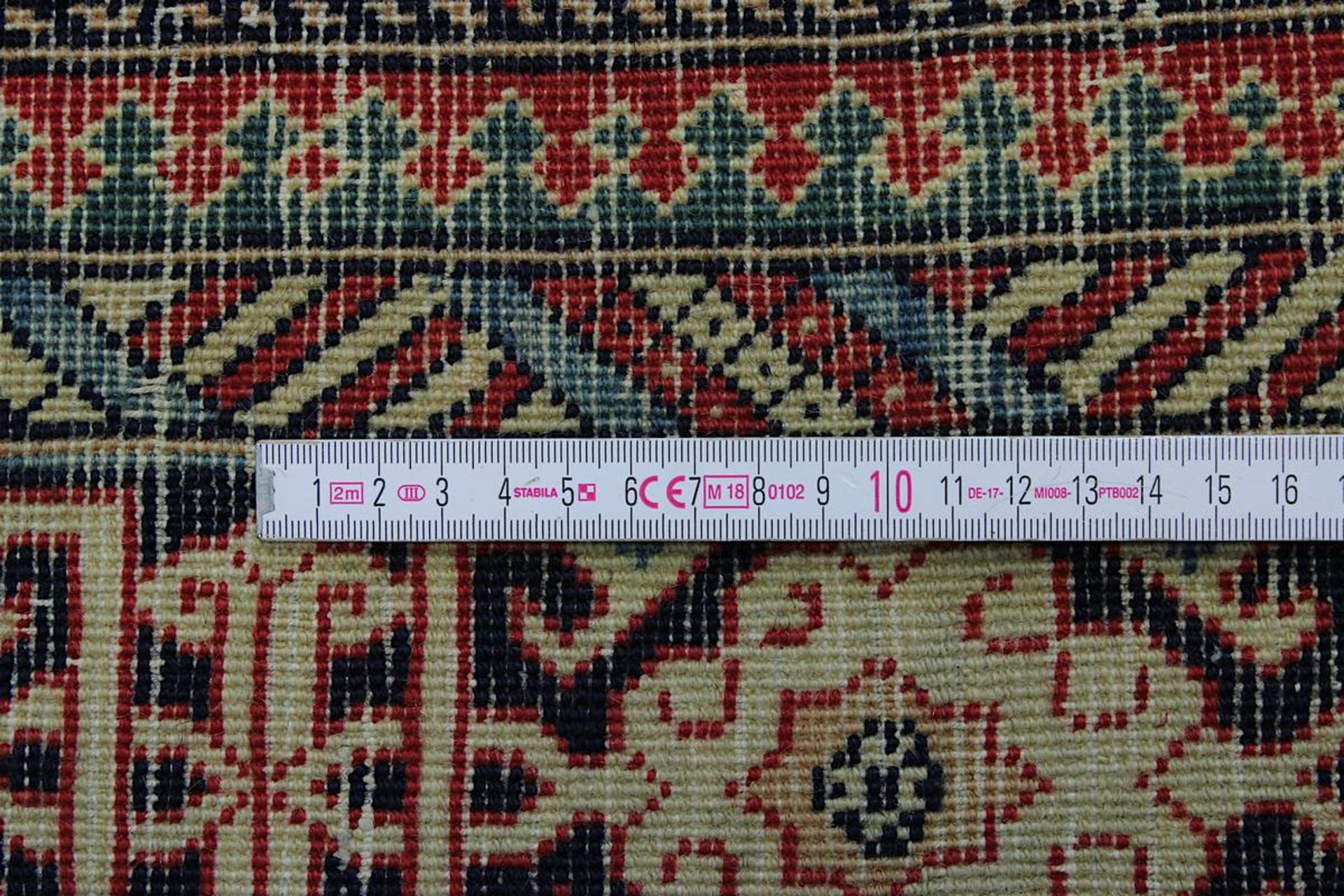Perepedil, Kaukasus 1. H. 20. Jh., Wolle auf Baumwolle, rotgrundiger Fond, - Bild 6 aus 8