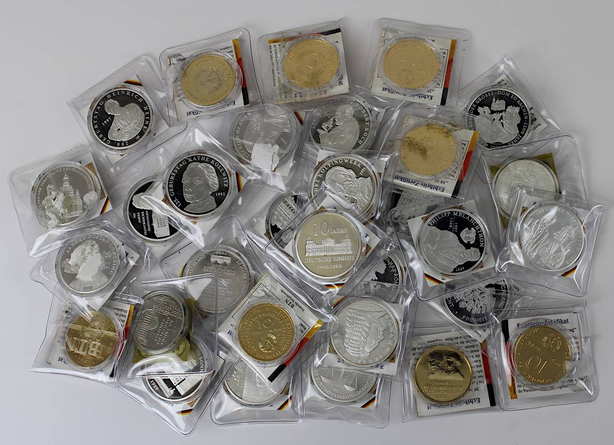 32 Zehn D-Mark Münzen, Sonder-Gedenkprägungen, davon 24 aus Silber, davon 22 aus 999er Silber (je