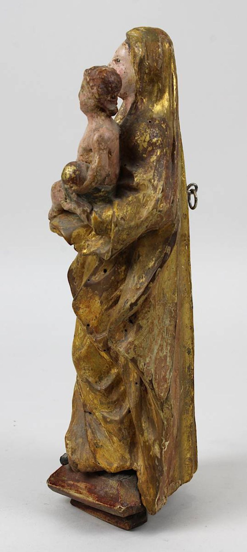 Bildschnitzer, süddeutsch 18. Jh., Maria mit dem Jesusknaben, Holz vollrund geschnitzt u. gefasst, - Image 3 of 4