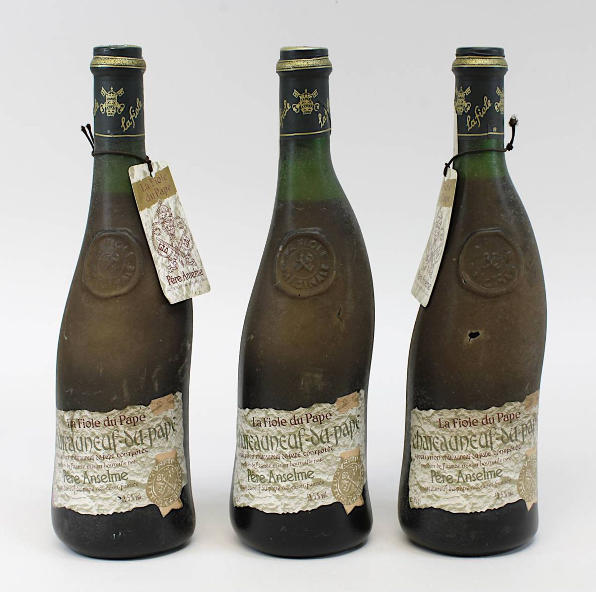Drei Flaschen Châteauneuf-Du-Pape, wohl 1980er Jahre, Père Anselme, la Fiole du Pape, Vaucluses,