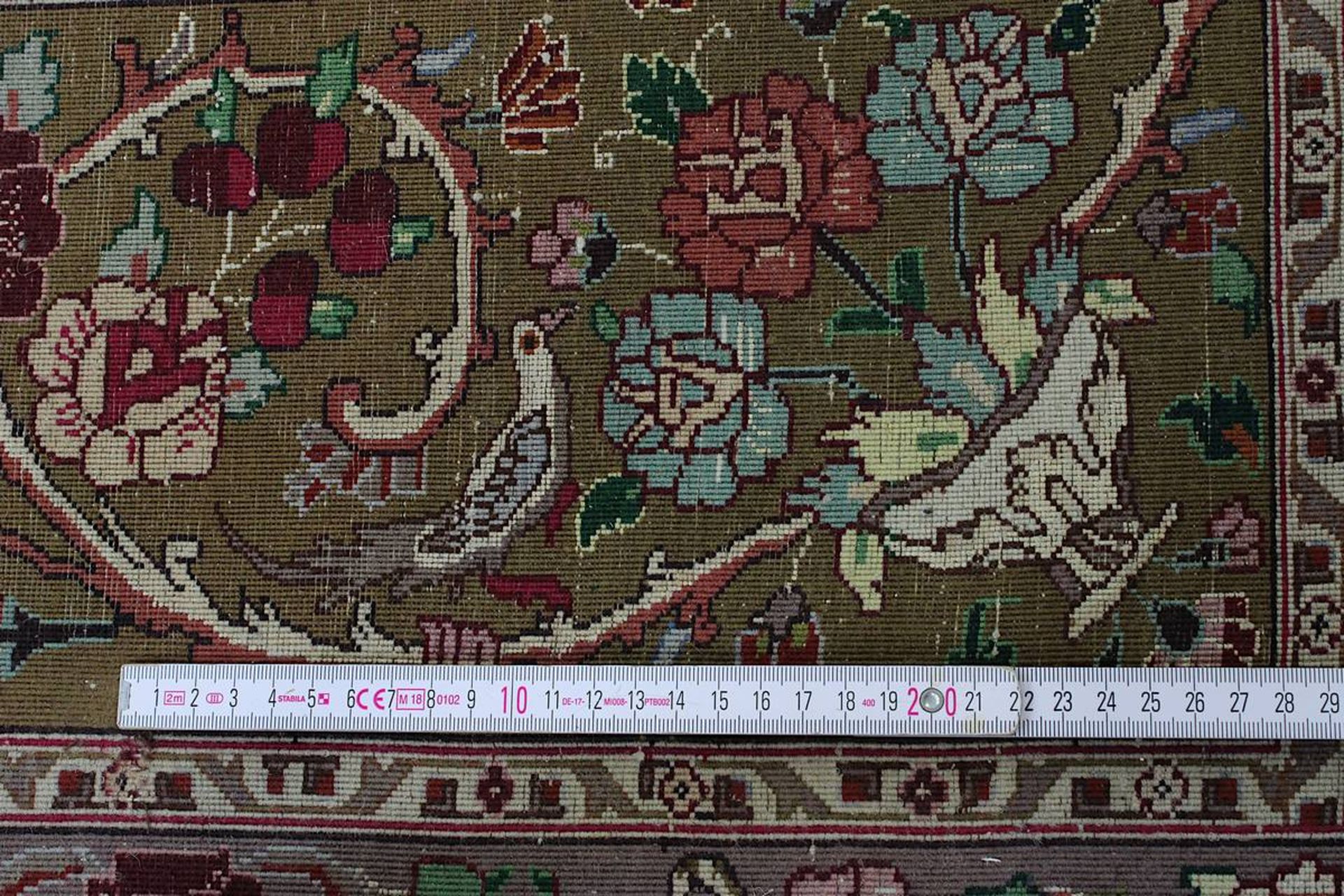 Täbris, Persien 2. H. 20. Jh., Korkwolle mit Seide, fein geknüpft, Fransen mit Klebeband - Bild 12 aus 15