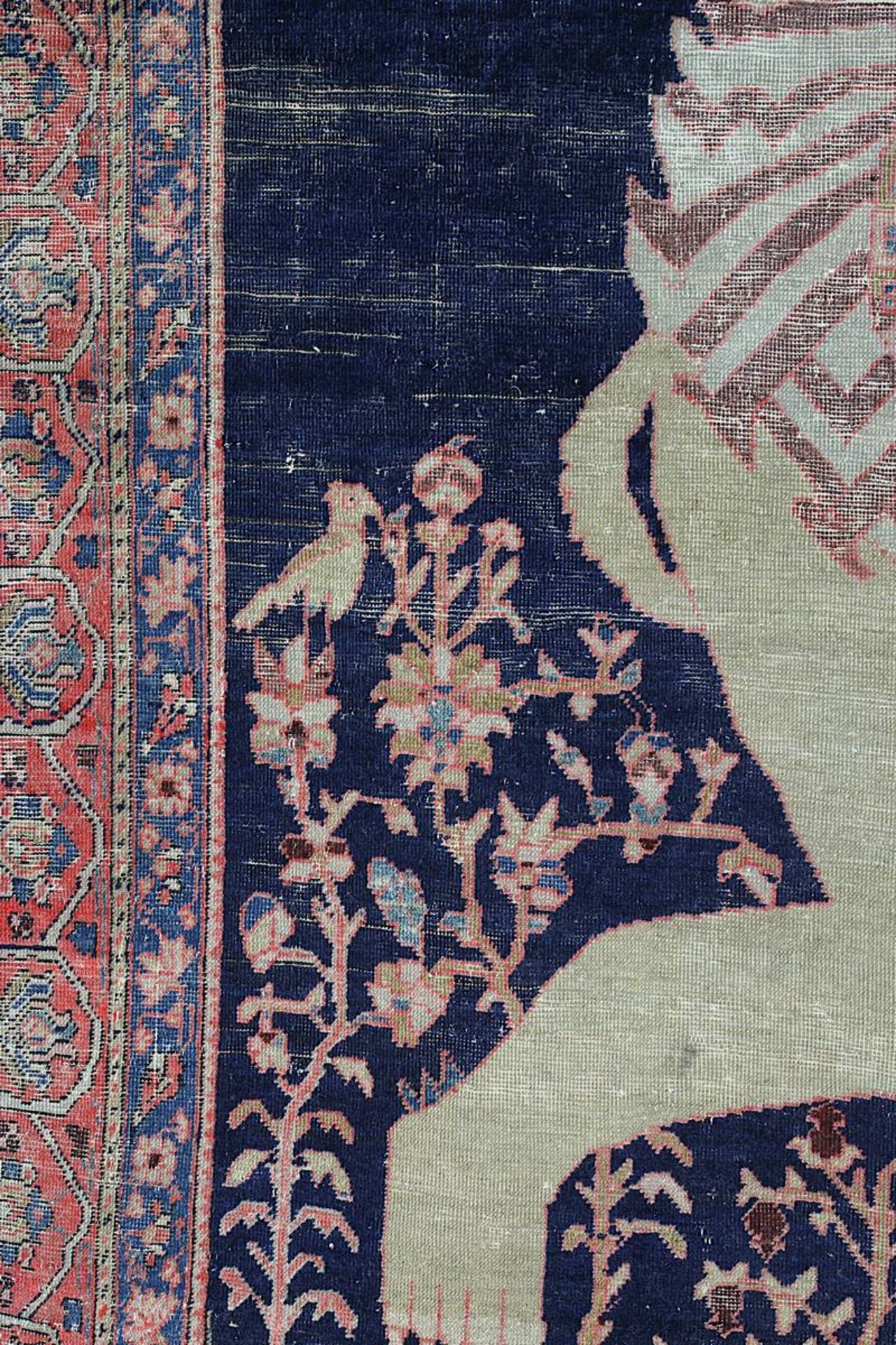 Antiker ausgefallener Farahan oder Malayer, Persien 19. Jh., mit der Darstellung des weißen Dämon - Bild 8 aus 16