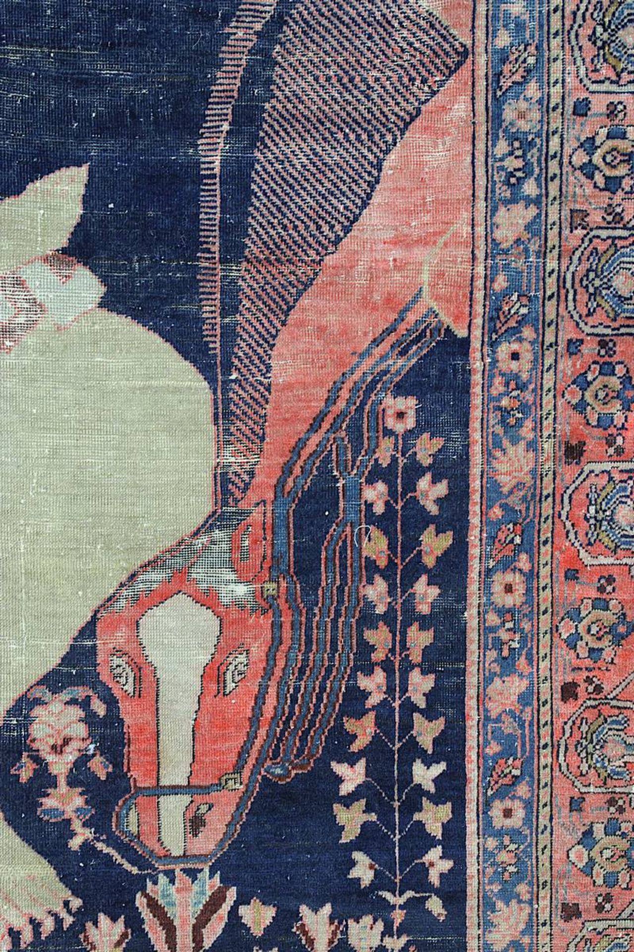 Antiker ausgefallener Farahan oder Malayer, Persien 19. Jh., mit der Darstellung des weißen Dämon - Bild 7 aus 16