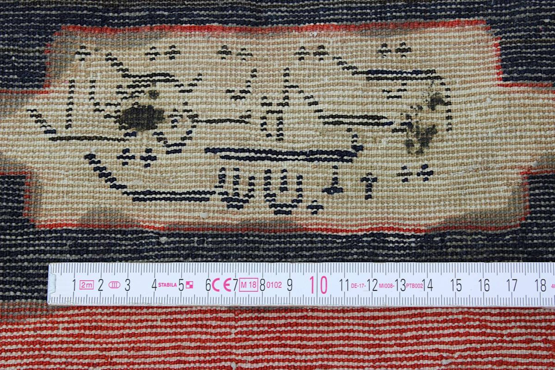 Antiker ausgefallener Farahan oder Malayer, Persien 19. Jh., mit der Darstellung des weißen Dämon - Bild 11 aus 16