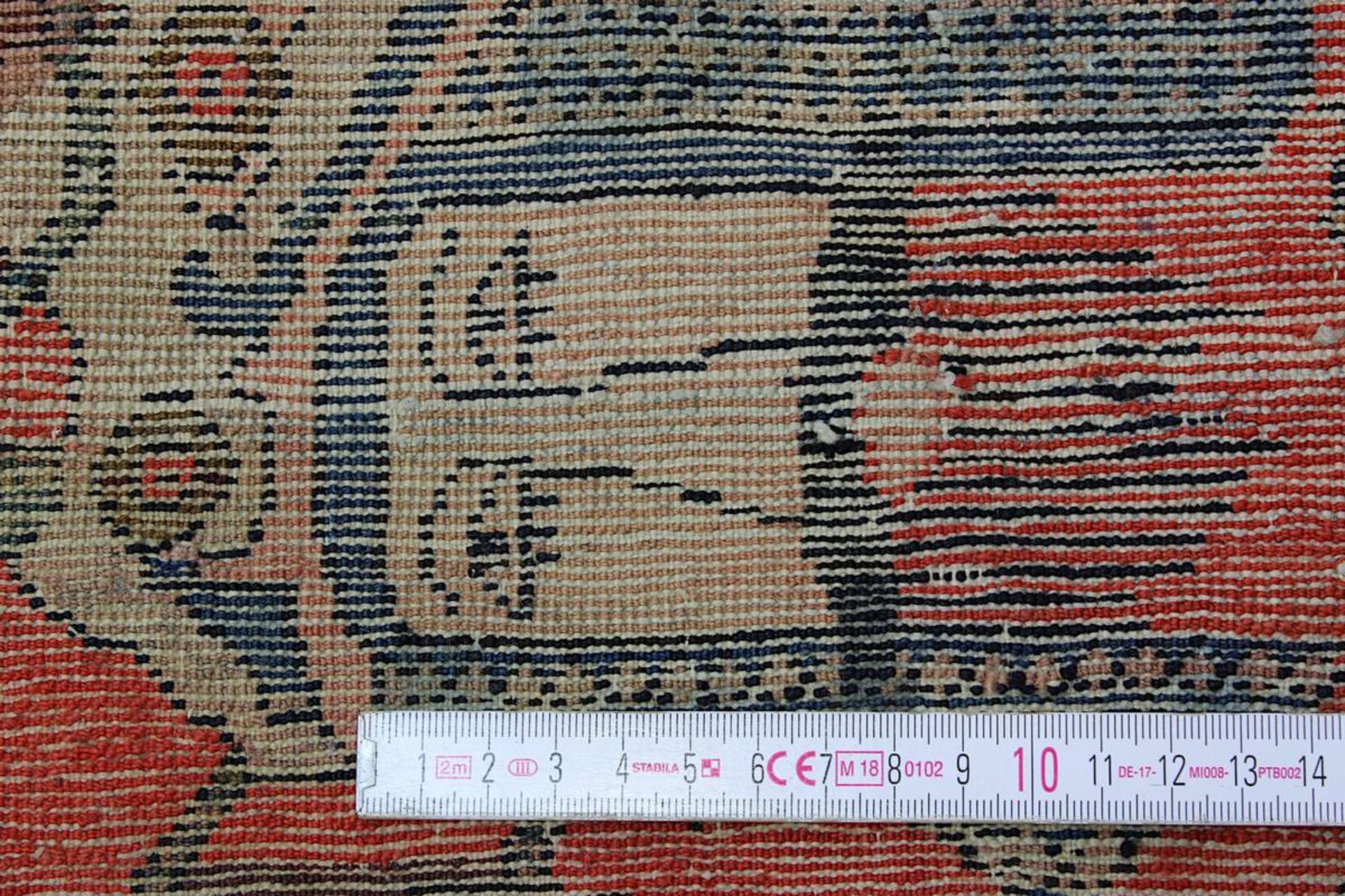 Antiker ausgefallener Farahan oder Malayer, Persien 19. Jh., mit der Darstellung des weißen Dämon - Bild 13 aus 16