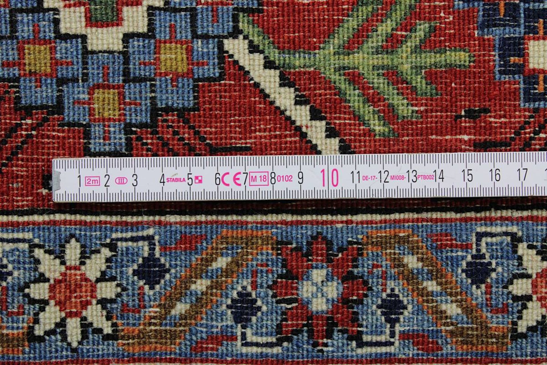 Ghom, Persien 2. H. 20. Jh., feine enge Knüpfung, Feldereinteilung in 96 Felder mit Ornamenten, - Bild 7 aus 11