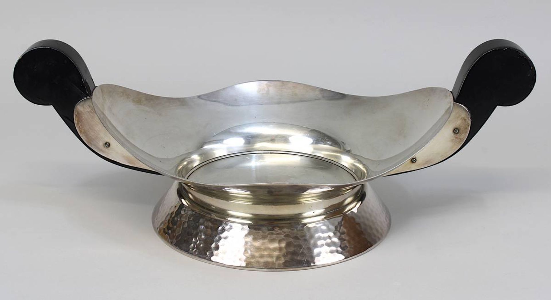 Schale WMF, Geislingen 1935 bis 1945, Art Deco, ovoide Form, Metall versilbert, partiell