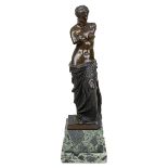 Venus von Milo, kleine Bronzefigur, nach dem hellenistischem Vorbild, mit schöner Patina, auf