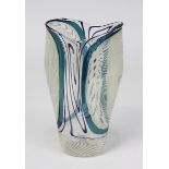 Koch, Hubert (Lauscha 1932 - 2010 Lauscha), Fadenglas-Vase, Künstlervase aus Weichglas, vor der