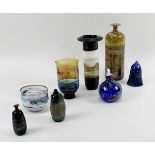 6 mundgeblasene Vasen verschiedener Künstler sowie Glocke und Öllämpchen von Eisch: 6 Vasen aus sehr