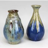 2 Jugendstil-Keramikvasen mit Laufglasur, Frankreich um 1900, Höhe 22 und 24,5 cm, 1 Vase an der