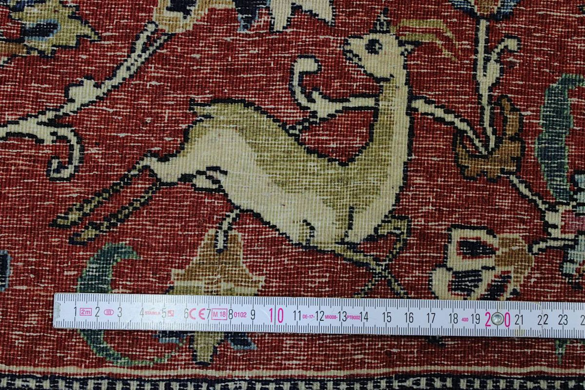 Weramin, Persien 2. H. 20. Jh., Wolle mit Seide, fein geknüpft, durchzogen von Blatt- u. - Bild 9 aus 12
