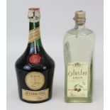 Zwei Flaschen Spirituosen: eine Flasche Bénédictine Liquor, Abbatiae Fiscanensis, Fécamp und eine
