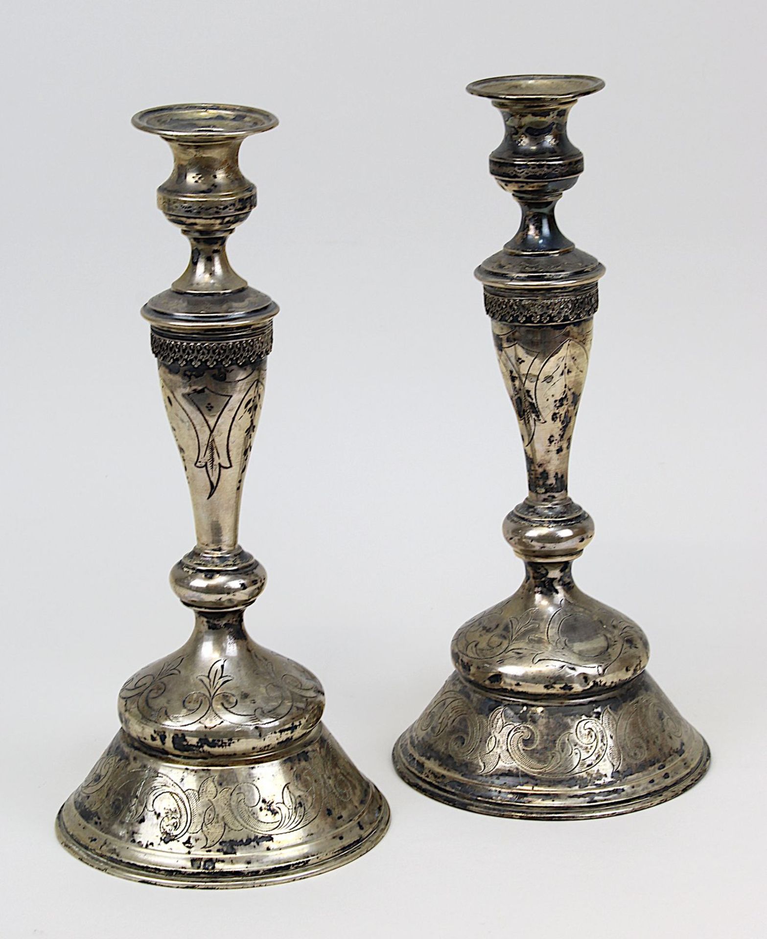 Paar Kerzenständer aus 800er Silber, Wien, Österreich 2. H. 19. Jh., hoher gestufter Fuß,