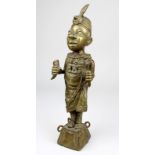 Bronzefigur eines Oba / Ooni der Ife, Nigeria, Mitte 20. Jh., in der verlorenen Form gegossen,