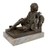 Léon Tharel (Tôtes 1858 - 1902), Schlafender junger Geiger - "Idle Fiddle", Bronzefigur mit