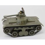 Joustra Tank Tchad No. 10, Blechspielzeug, Frankreich 1950er Jahre, lackiert u. lithographierter