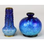 2 Miniatur-Vasen mit Emailledekor in Blau-und Türkistönen, Limoges um 1920/30, jew. Messing