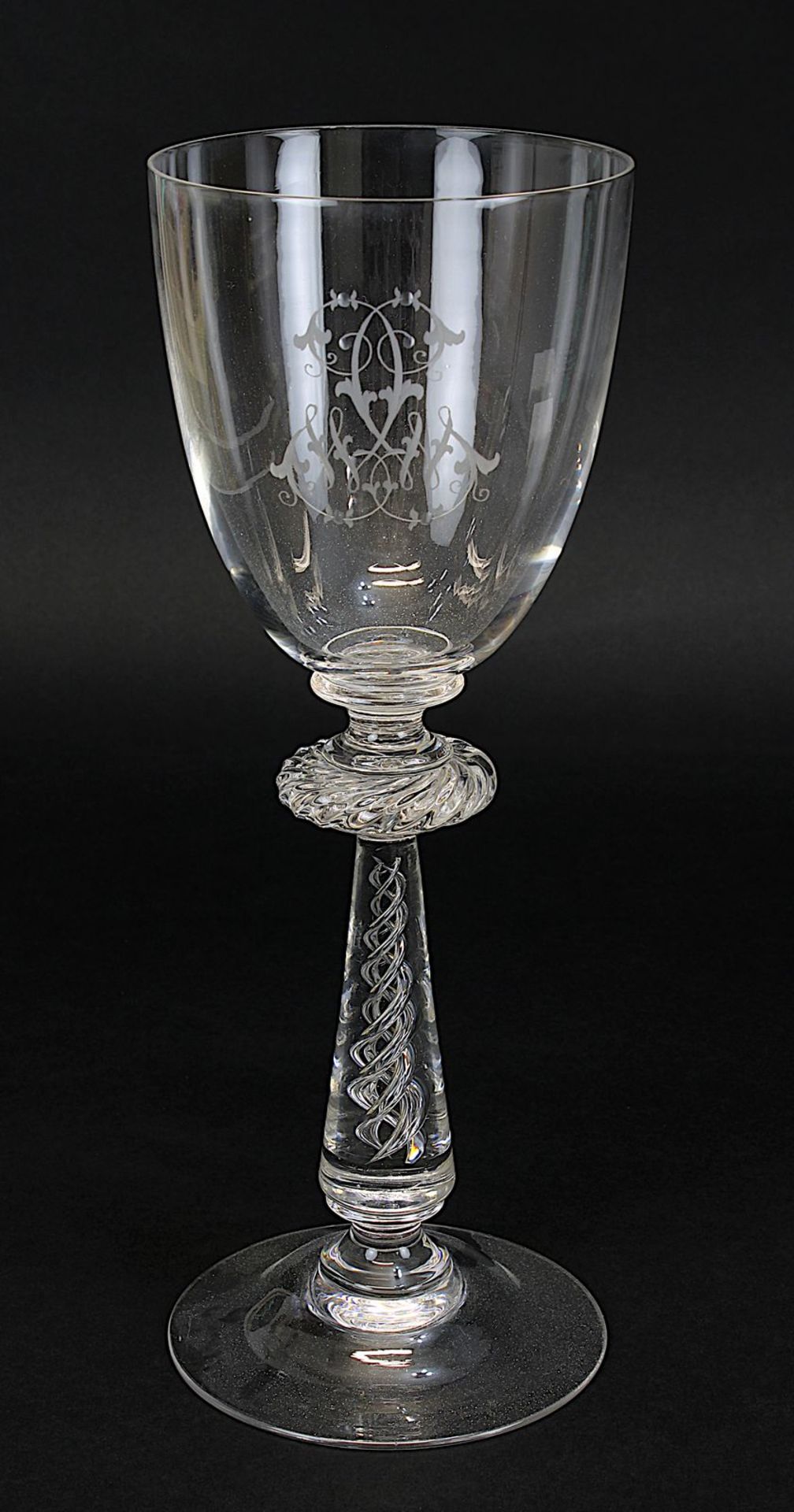 Großes Pokalglas, wohl Josephinenhütte 1. H. 20. Jh., Klarglas, Schaft mit in die Länge gezogenen