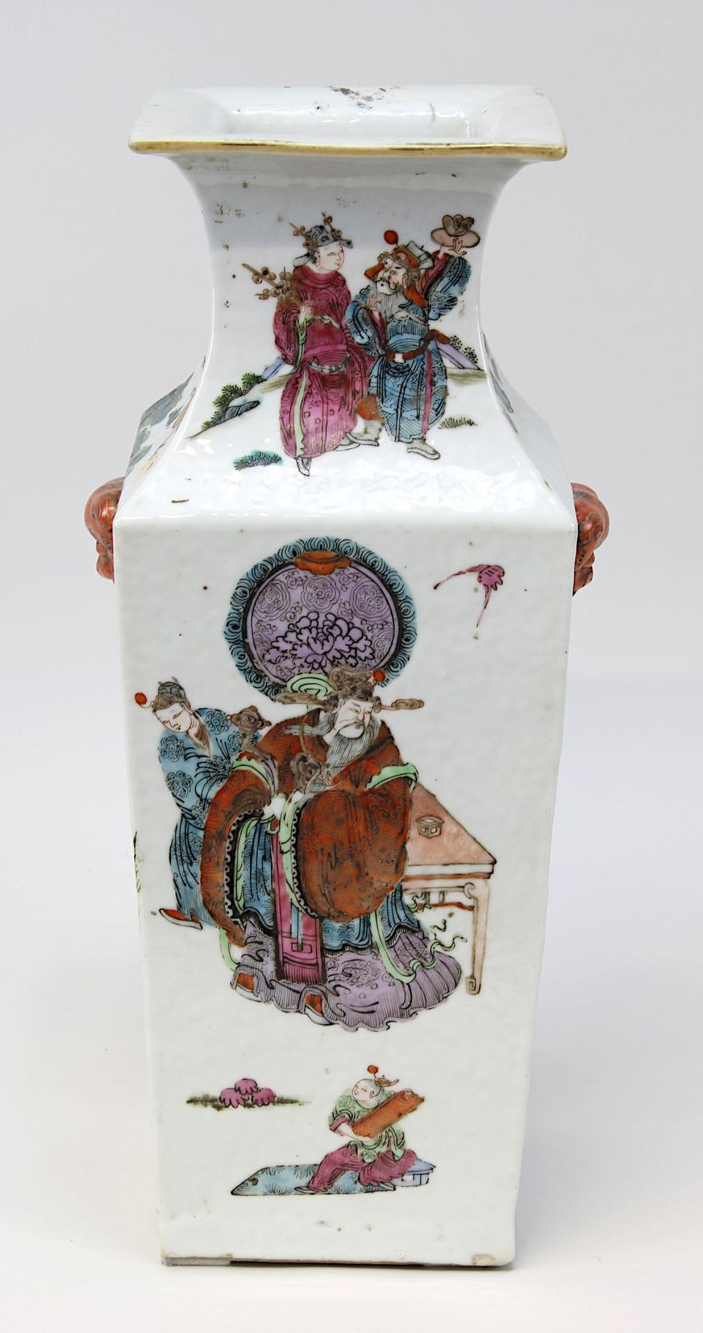 Chin. Porzellanvase, 19. Jh., vierkantiger Korpus aus Porzellan, weißer Scherben, Außenwandung - Bild 3 aus 5