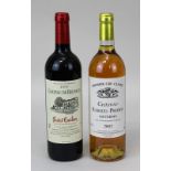 Zwei Flaschen Bordeaux: eine Flasche 2002er Château Rabaud-Promis Sauternes, Premier Cru Classé,