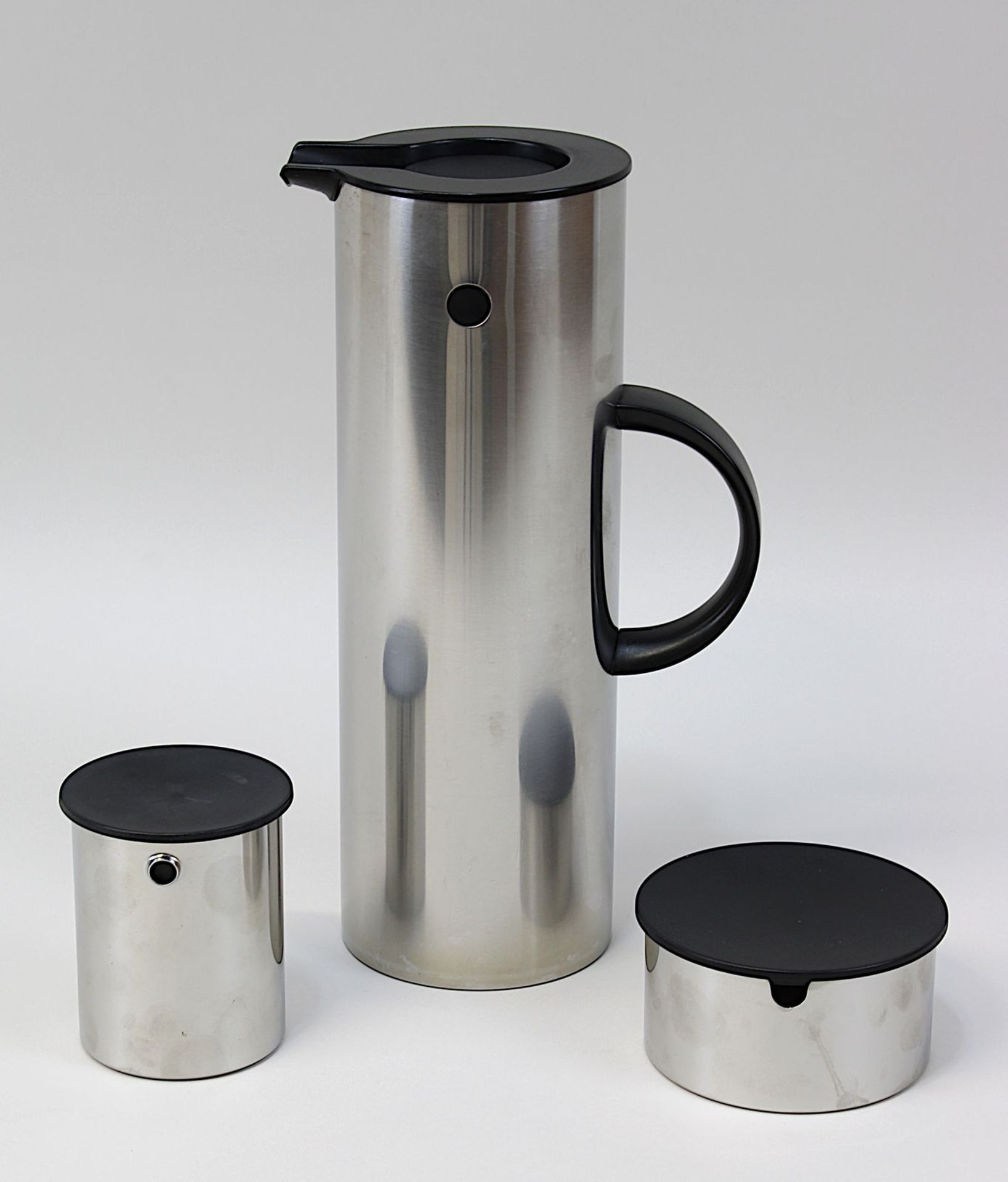 Kaffeekanne, Milchgießer und Zuckerdose, Stelton, 2. H. 20. Jh., Entwurf Erik Magnussen 1970er Jahre