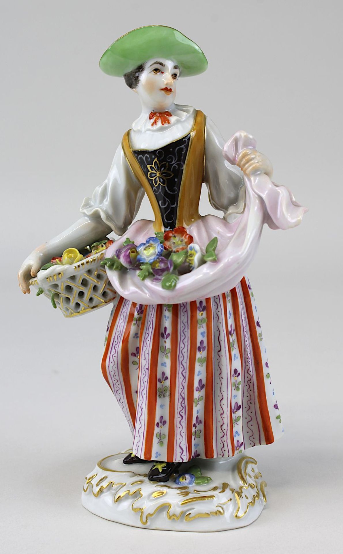 Meissen-Porzellanfigur Gärtnerin, nach 1933, Entwurf Kaendler 1760, Porzellan weißer Scherben farbig