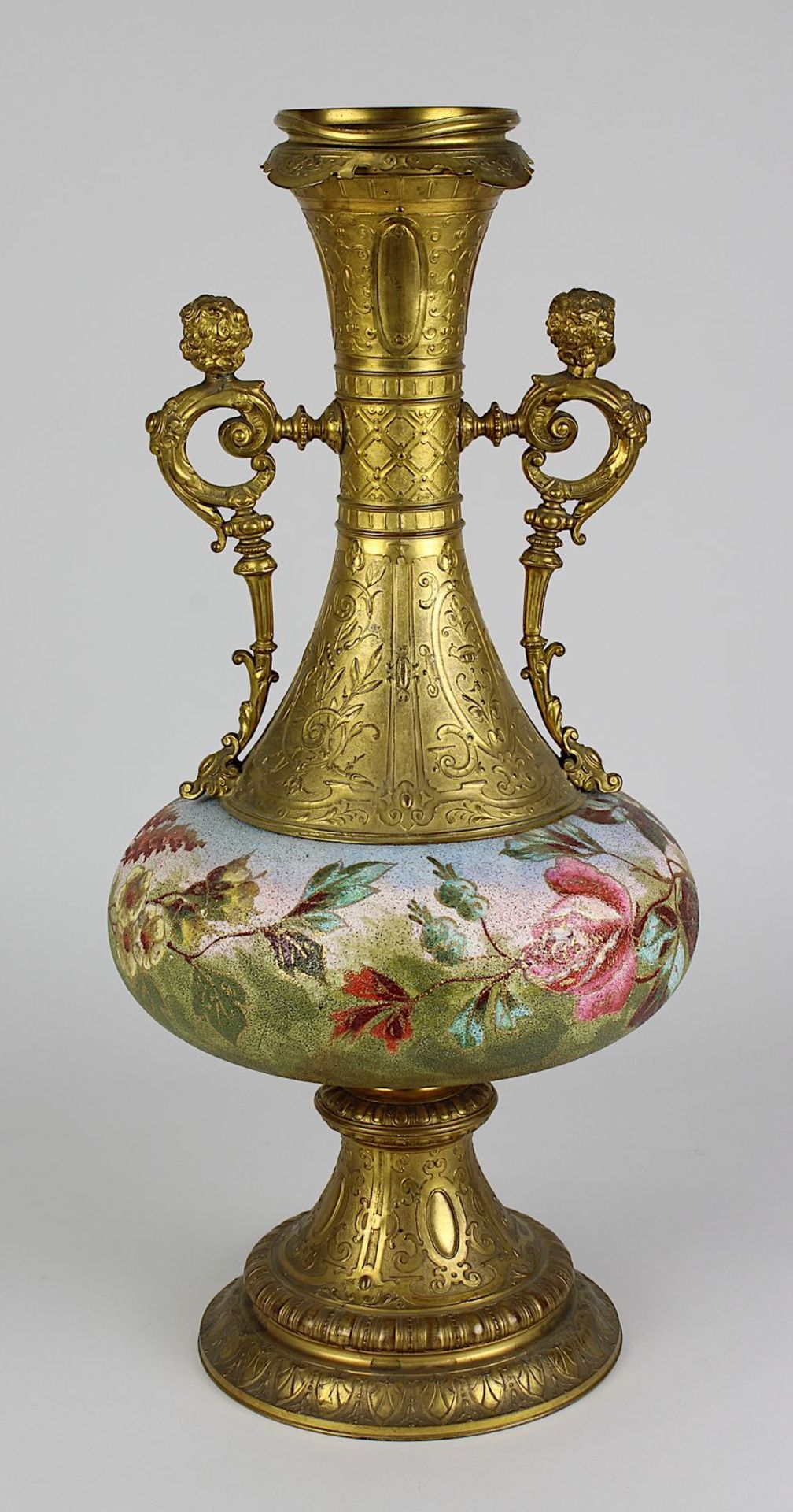 Historismus-Prunkvase aus Keramik mit Metallmontur, deutsch um 1880, Keramikkorpus floral - Image 3 of 3