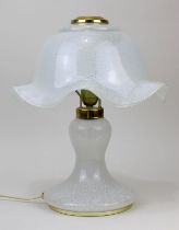 Designerlampe in Pilzform, wohl Deutschland um 1980, aus blasigem Glas, H. 40 cm, D. 35 cm,