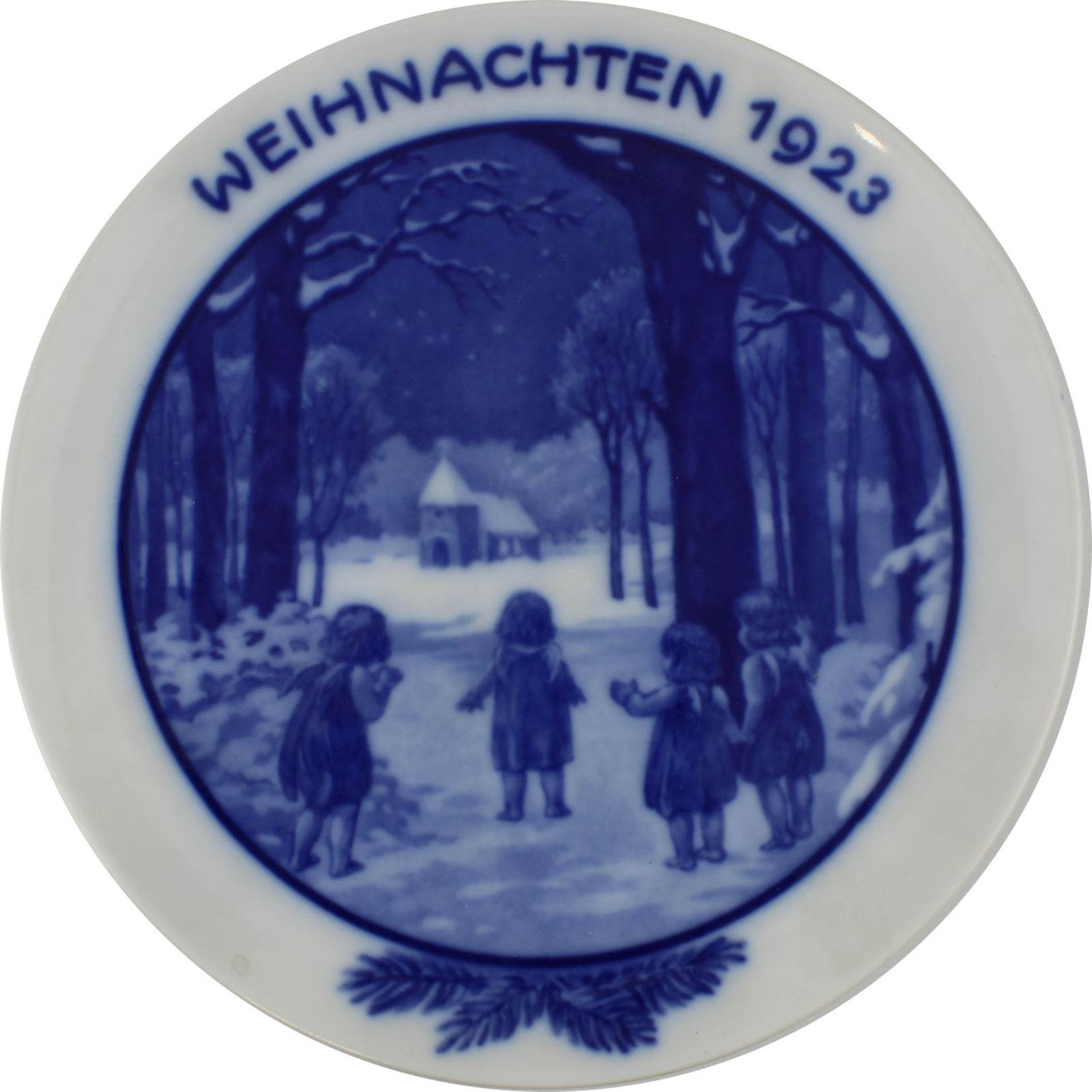 Fünf Teller, Rosenthal-Porzellan 1920er Jahre, vier Weihnachtsteller: 1923, kleine Engel vor Kirche, - Image 2 of 6