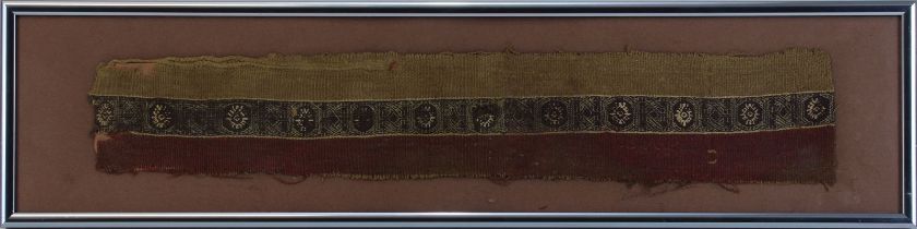 Koptisches Textilfragment, Ägypten wohl 7.-9. Jh., fein gewebtes bandförmiges Fragment mit einfarbig