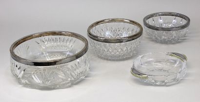 4 Glasschalen mit Silbermontur, Deutschland Mitte 20. Jh., facettierte Glasschalen, eine große