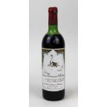 Eine Flasche 1979er Château Mouton Baronne Philippe, en hommage à Pauline, Pauillac, Baron