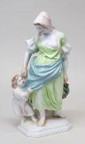 Herend Porzellanfigur Wasserträgerin mit Kind, 2. H. 20. Jh., Porzellan weißer Scherben, farbig