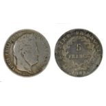 Zwei Silbermünzen, jeweils zu 5 Francs, Frankreich 1811 bzw. 1833: Silbermünze Napoleon I, Avers
