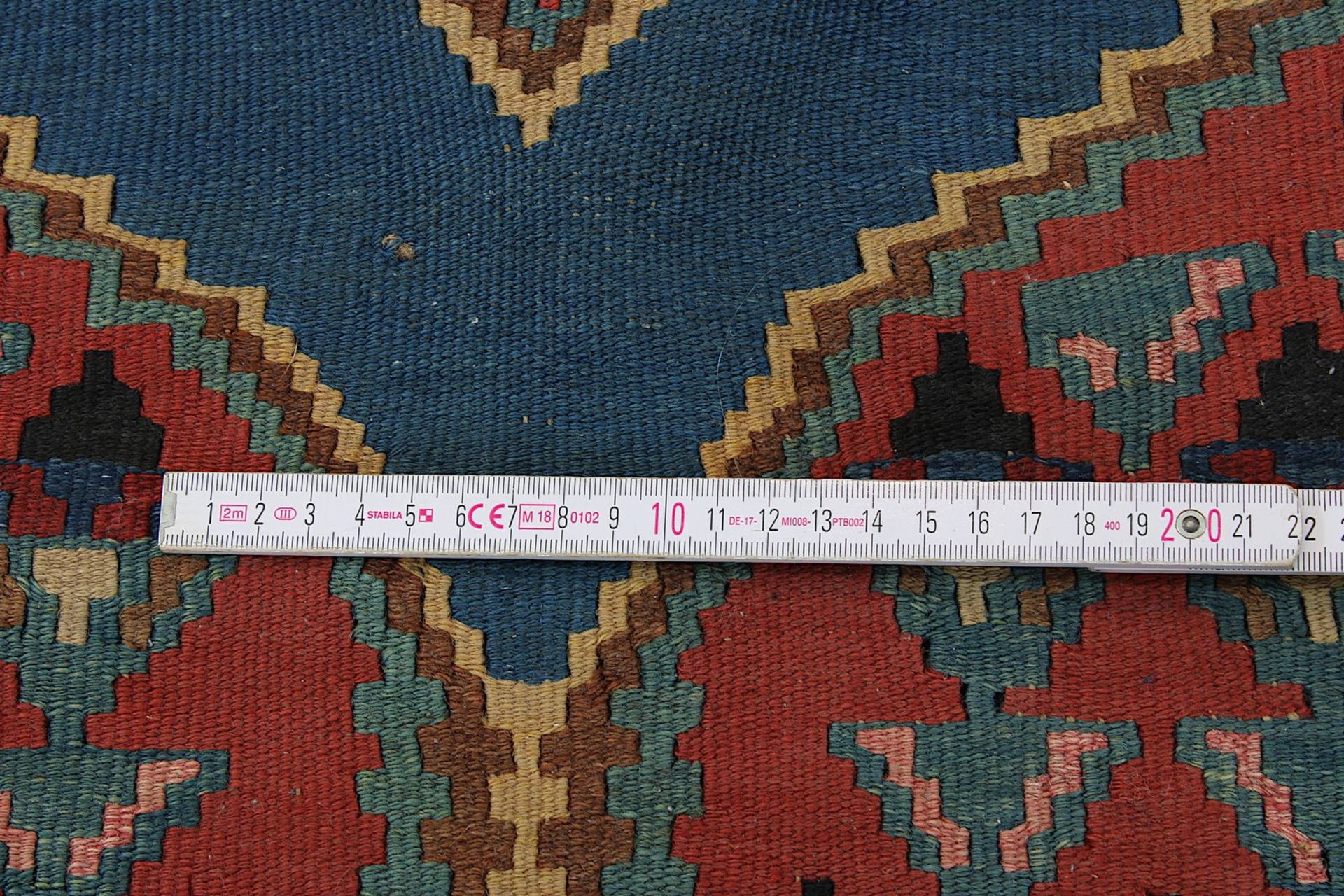 Außergewöhnliche Kelim - Galerie, Persien 1. H. 20. Jh., Wolle auf Wolle, mit 4 gestuften Medaillons - Bild 4 aus 4