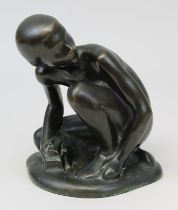 Odrehiwski, Volodmyr (Zeitgenössischer Bildhauer), kniender Junge mit Stein in der Hand, Bronze