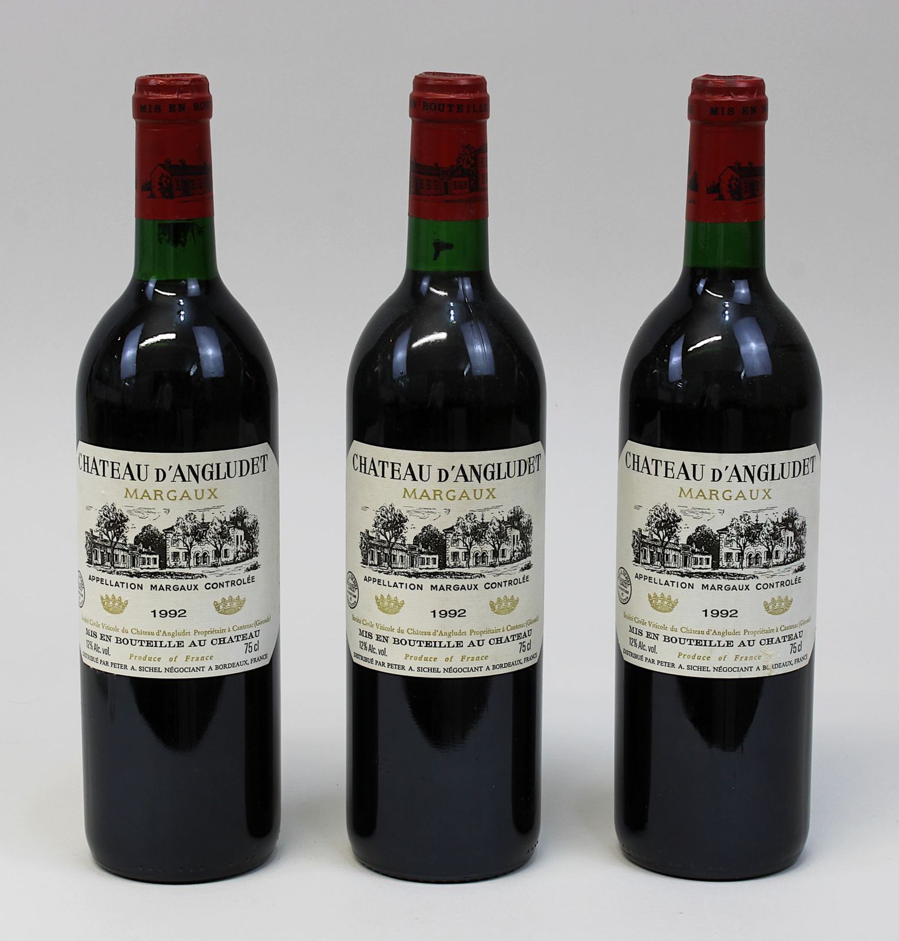 Drei Flaschen 1992er Chateau d´ Angludet, Margaux, Gironde, Bordeaux, Füllhöhe: Halsansatz - unterer