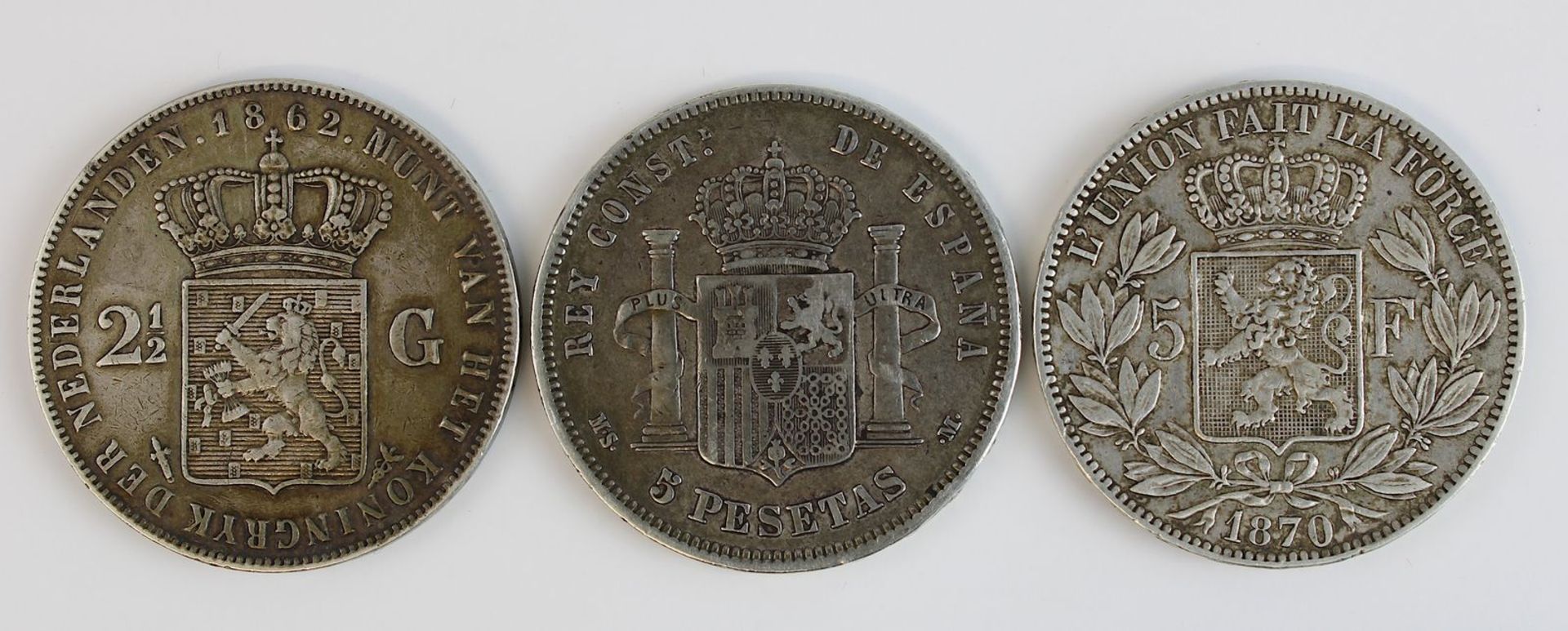 Drei Silbermünzen 2. H. 19. Jh., Niederlande, Belgien u. Spanien: zweieinhalb Gulden, Wilhelm III, - Bild 2 aus 2