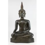 Großer Bronze-Buddha, Siam wohl um 1800, Buddha in Meditationshaltung auf glattem mehreckigem Sockel