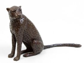 Greig, Donald (1916 - 2009), Sitzender Gepard, Bronze mit schöner brauner Patina, auf rechtem