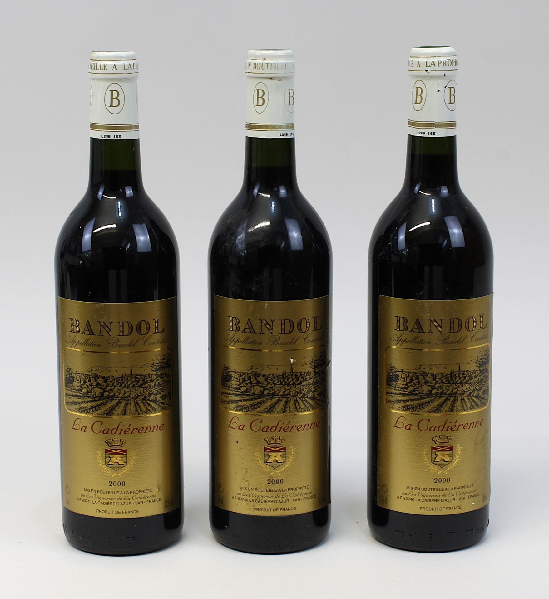 Drei Flaschen 2000er Bandol, La Cadiérenne, Füllhöhen: je mittlerer Flaschenhals, 3925 - 0155