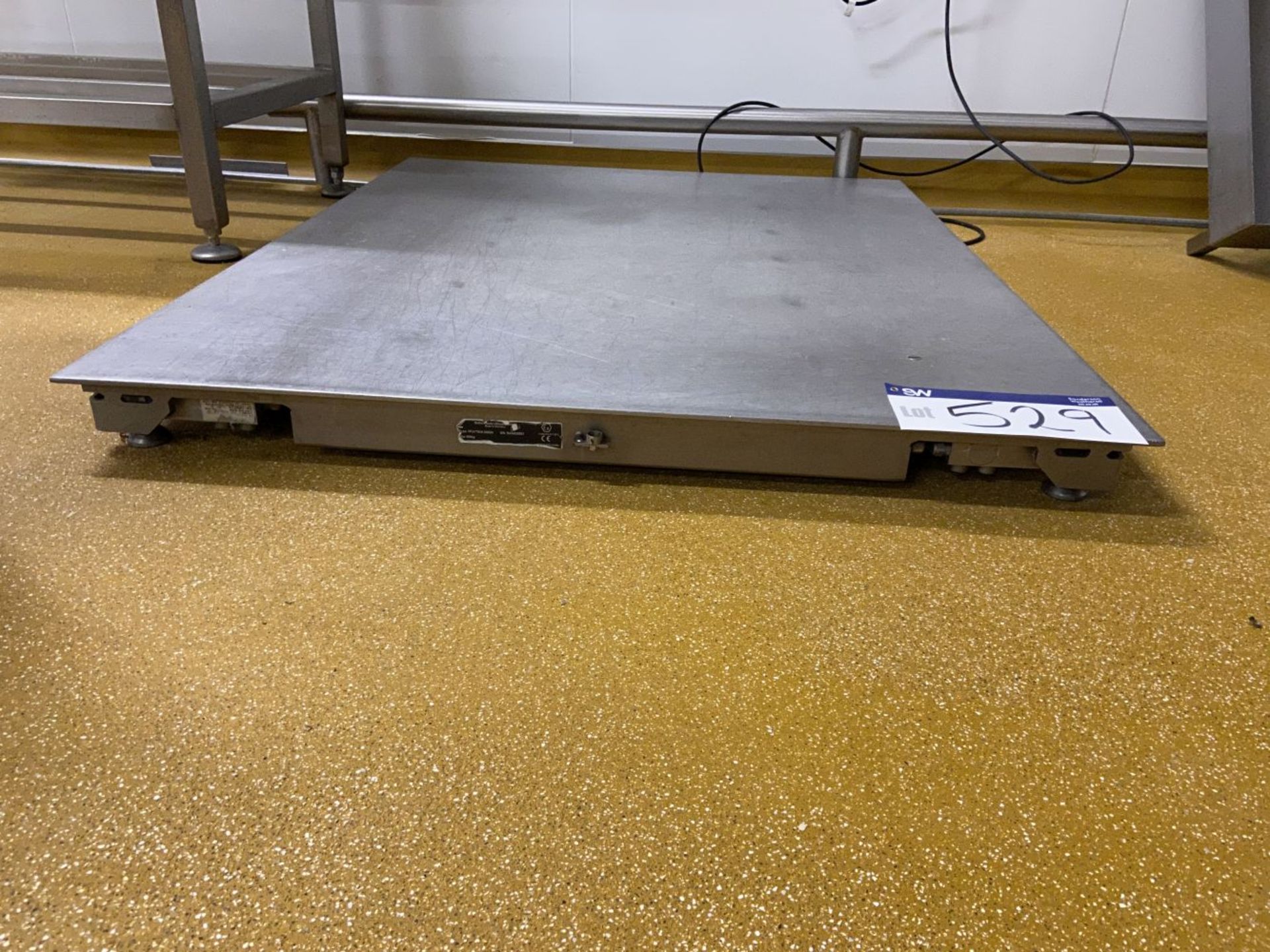 Stainless Steel Raisable Load Plate, plate approx. 1.25m x 1m, with Mettler Toledo ICS689 digital - Image 2 of 3