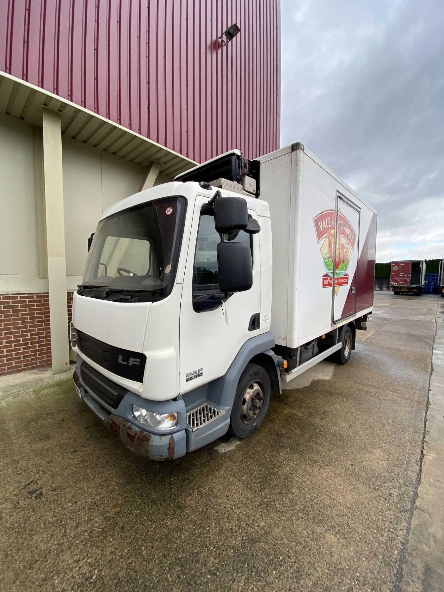 DAF LF 45.160 DIESEL REFRIGERATED RIGID TRUCK, registration no. MX08 OWF, date first registered 06/