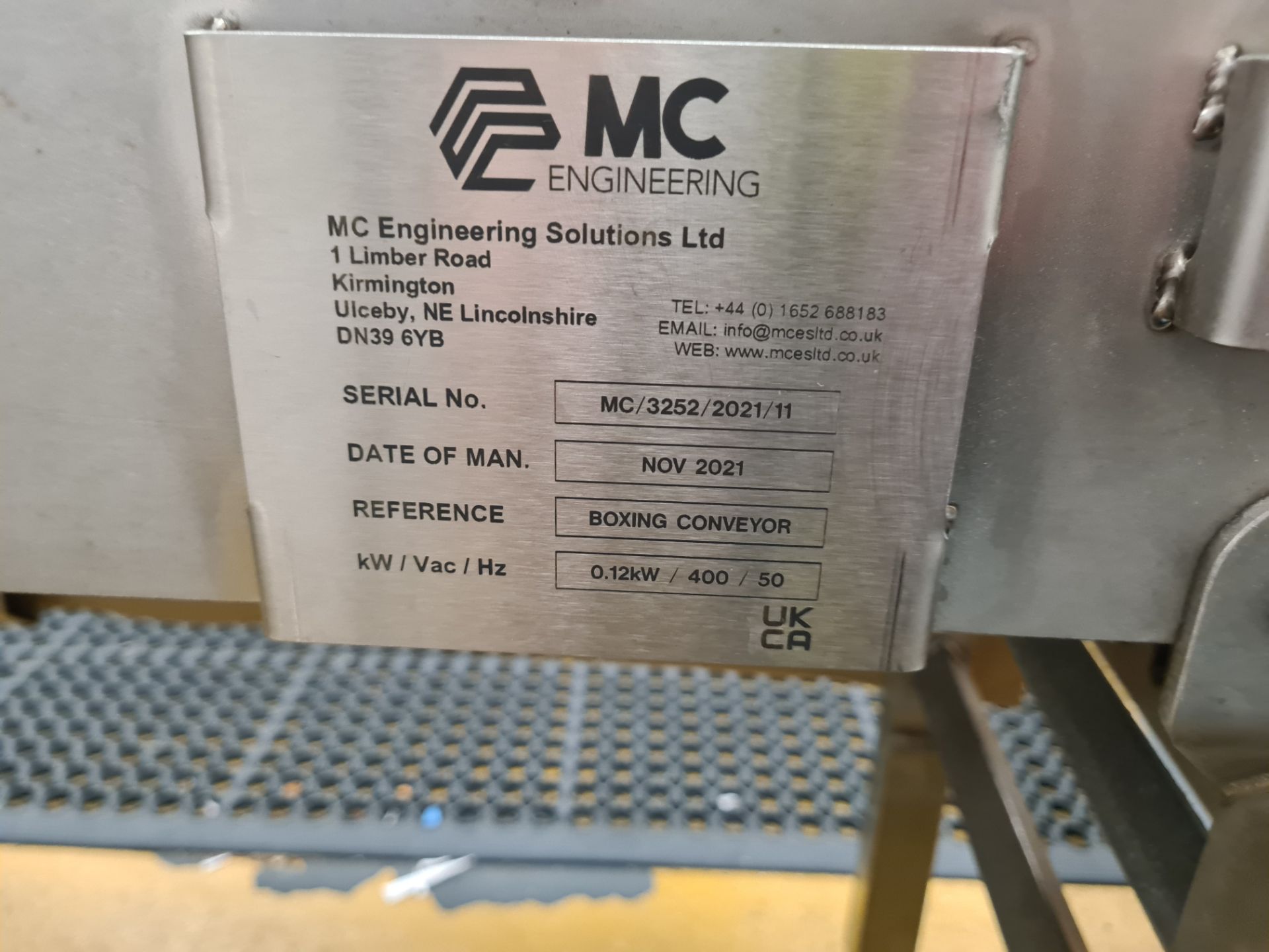 MC Engineering Stainless Steel Box Take Off L-Shaped Conveyor, serial no. MC/3252/2021/11, year of - Image 4 of 5