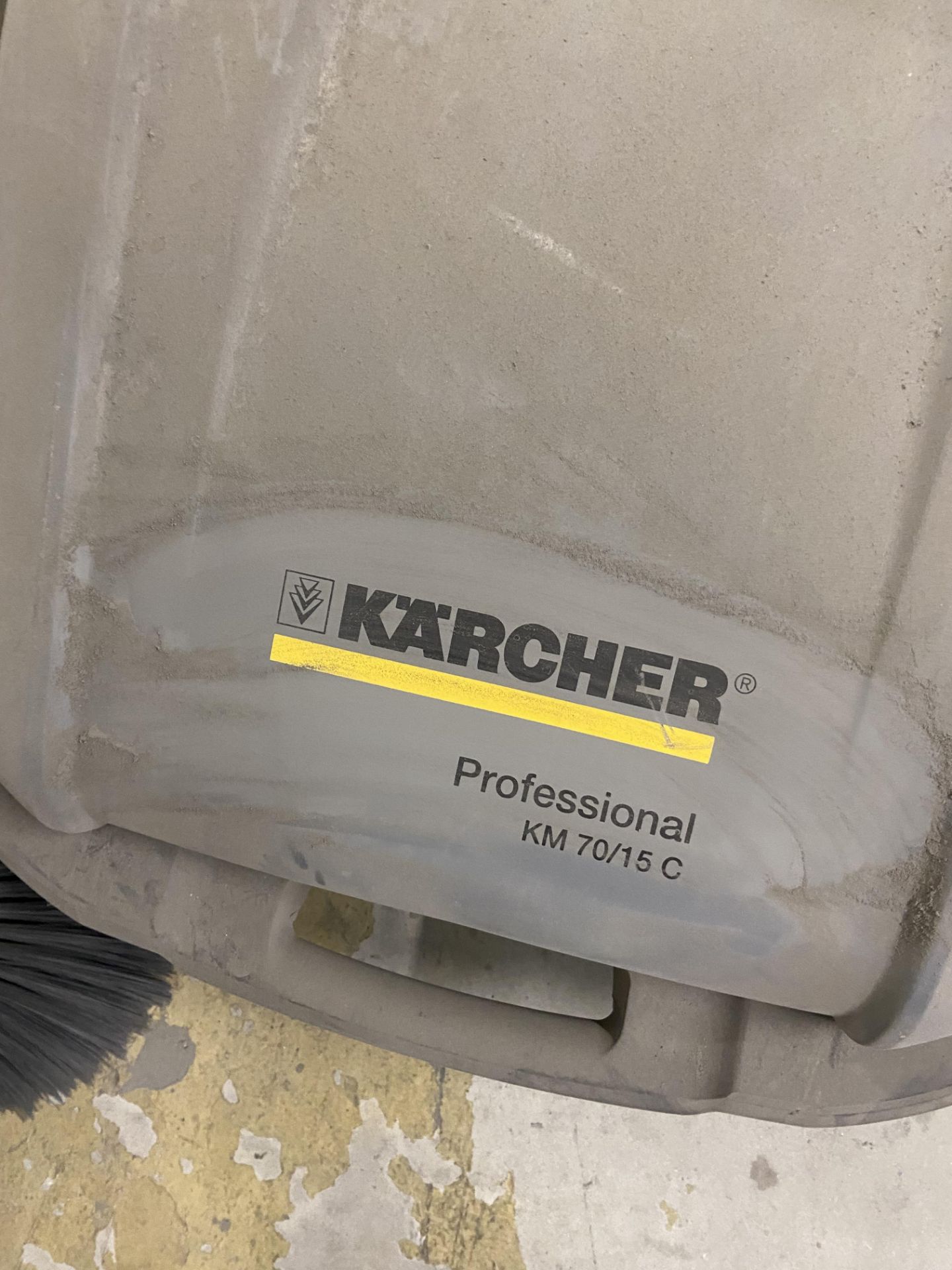 Karcher Professional KM70/15 C Floor SweeperPlease read the following important notes:- *** - Image 3 of 3