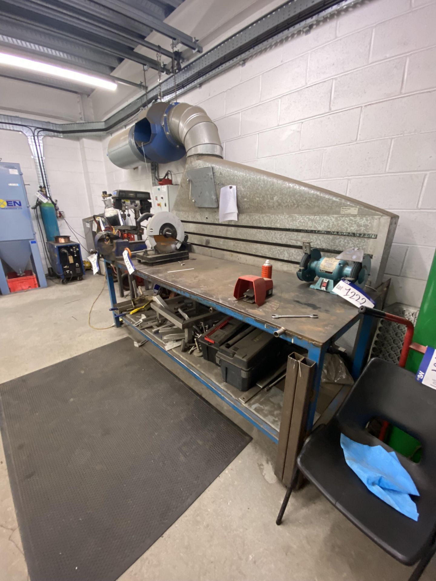 Steel Framed Workshop Bench, approx. 2.35m x 840mm, with Record no. 25 6in. bench vice and off- - Image 3 of 3